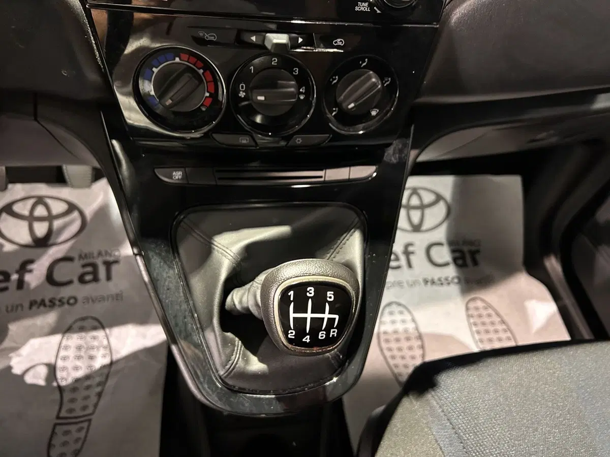 Lancia Ypsilon usata a Milano (14)