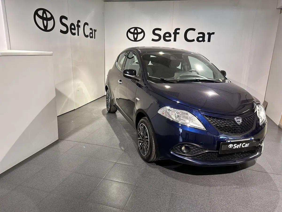 Lancia Ypsilon usata a Milano (3)