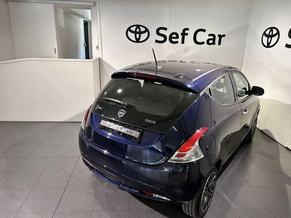 Lancia Ypsilon usata a Milano (4)