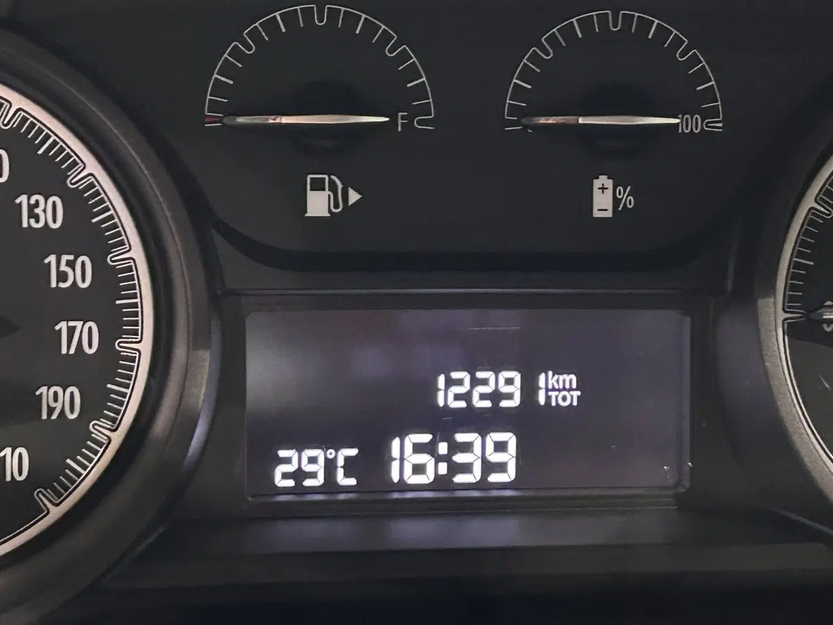 Lancia Ypsilon usata a Milano (9)