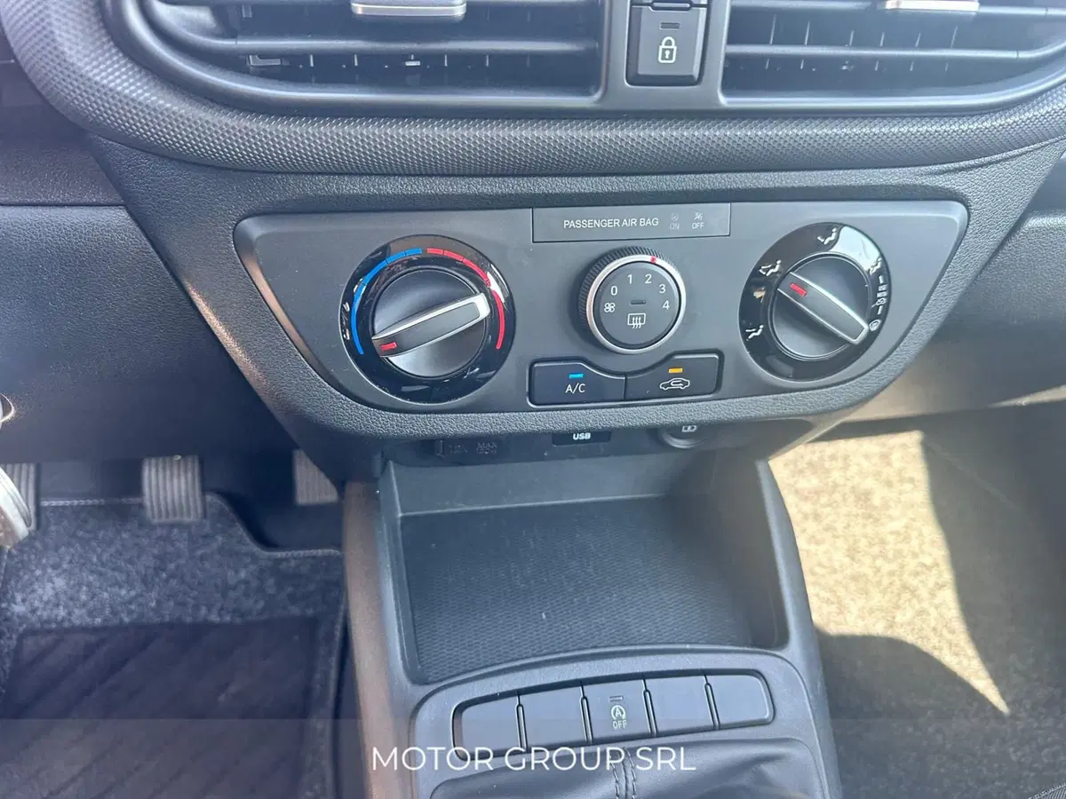 Hyundai i10 usata a Napoli (17)