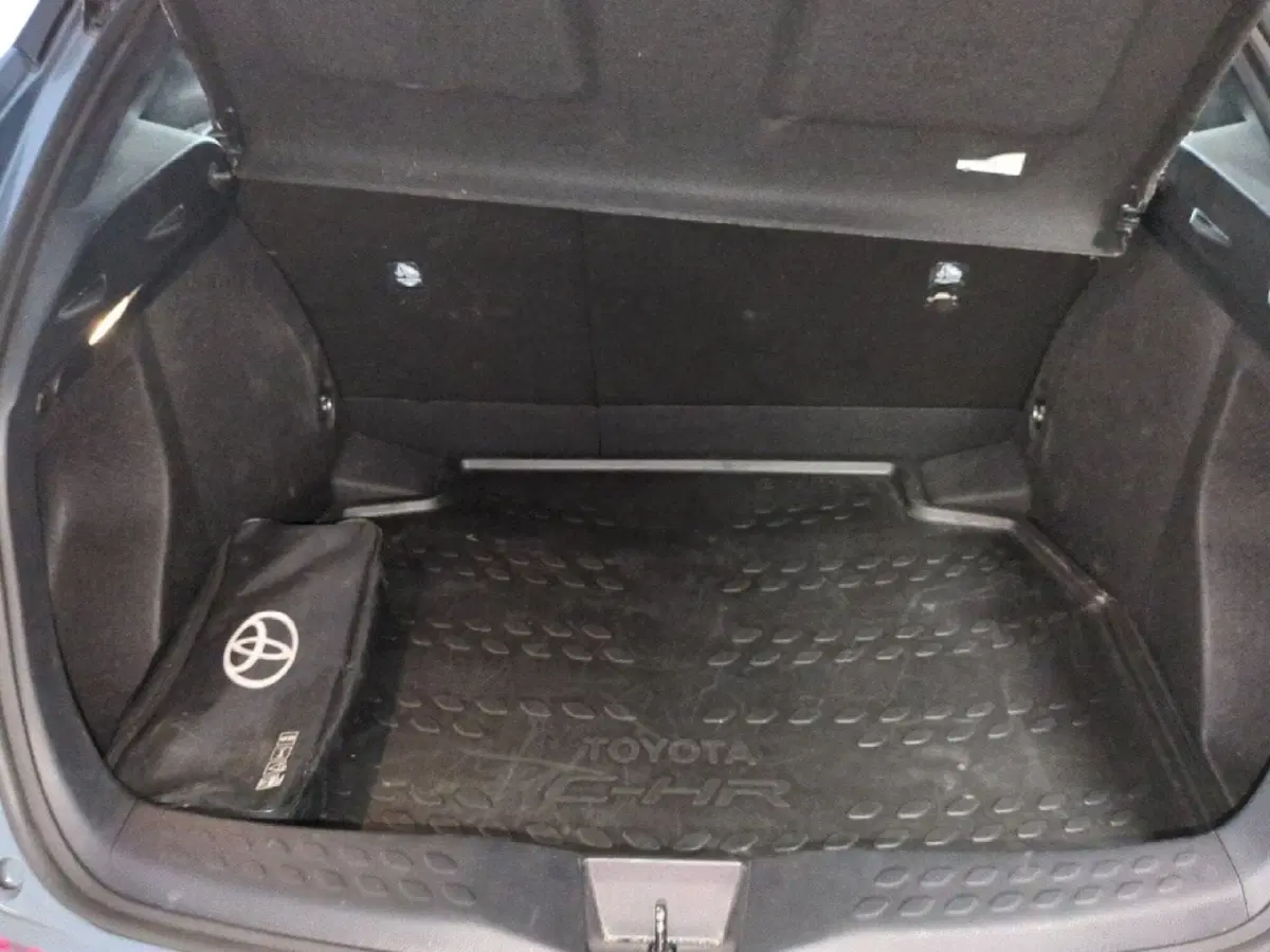 Toyota Toyota C-HR usata a Milano (10)