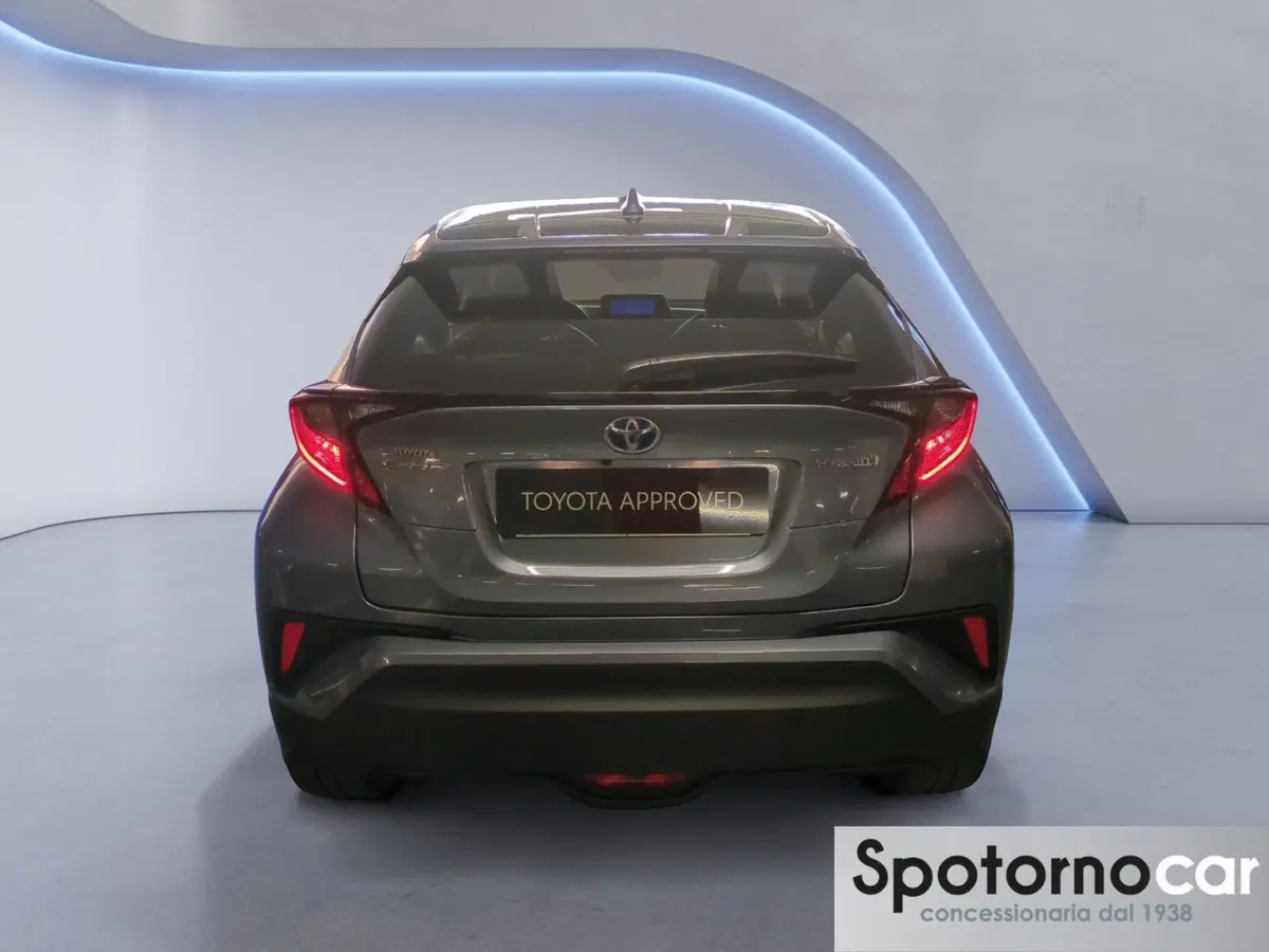 Toyota Toyota C-HR usata a Milano (5)