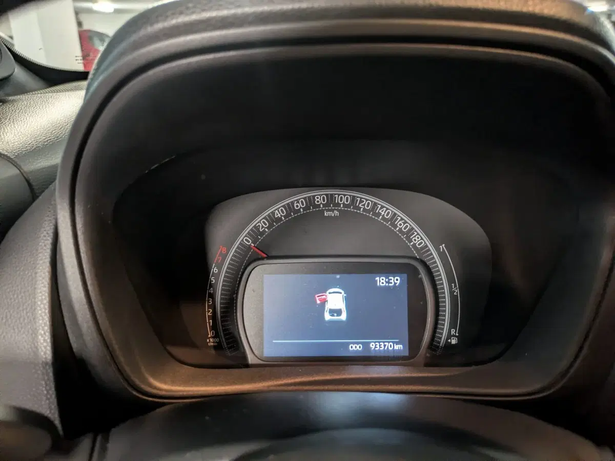 Toyota Aygo X usata a Milano (16)