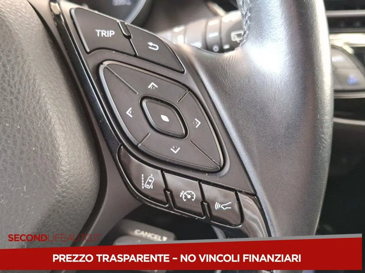 Toyota Toyota C-HR usata a Roma (11)