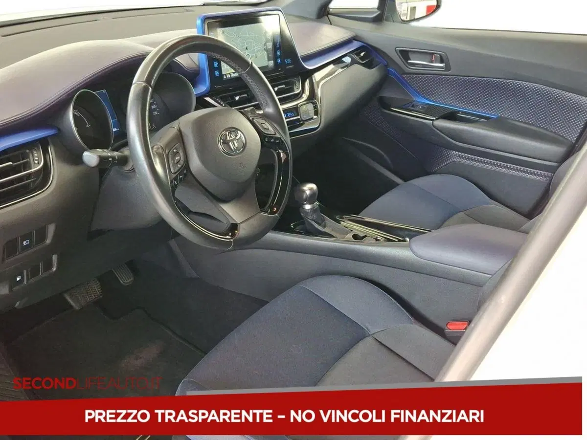 Toyota Toyota C-HR usata a Roma (12)