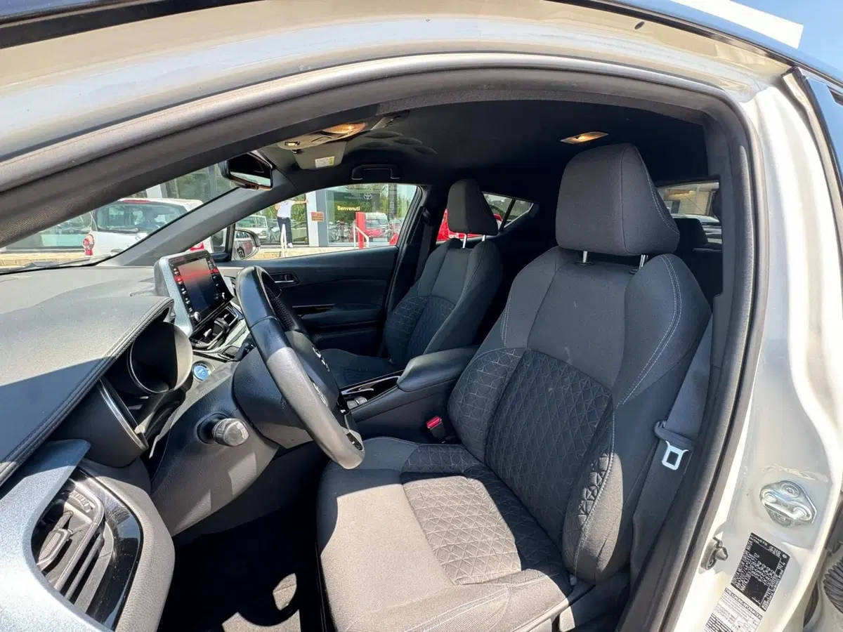 Toyota Toyota C-HR usata a Modena (13)