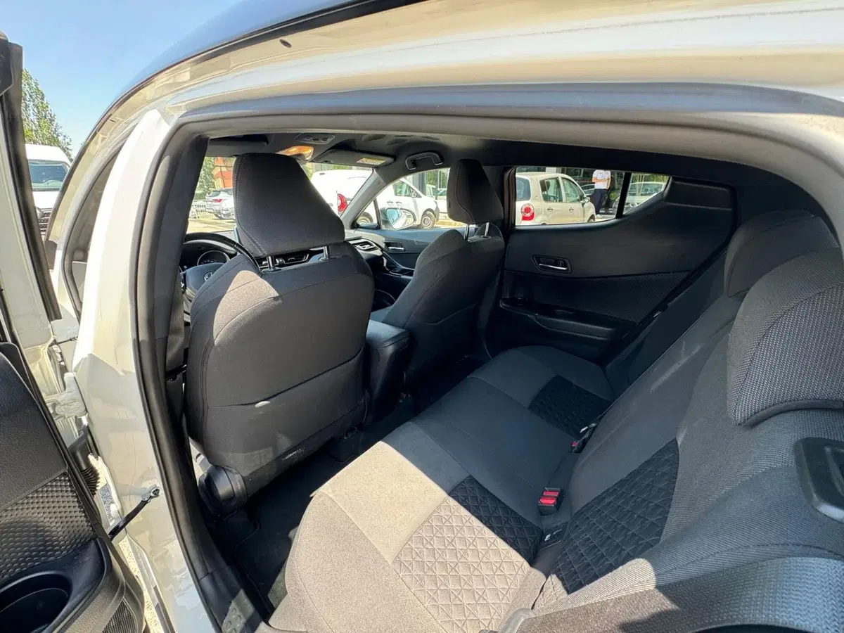 Toyota Toyota C-HR usata a Modena (14)