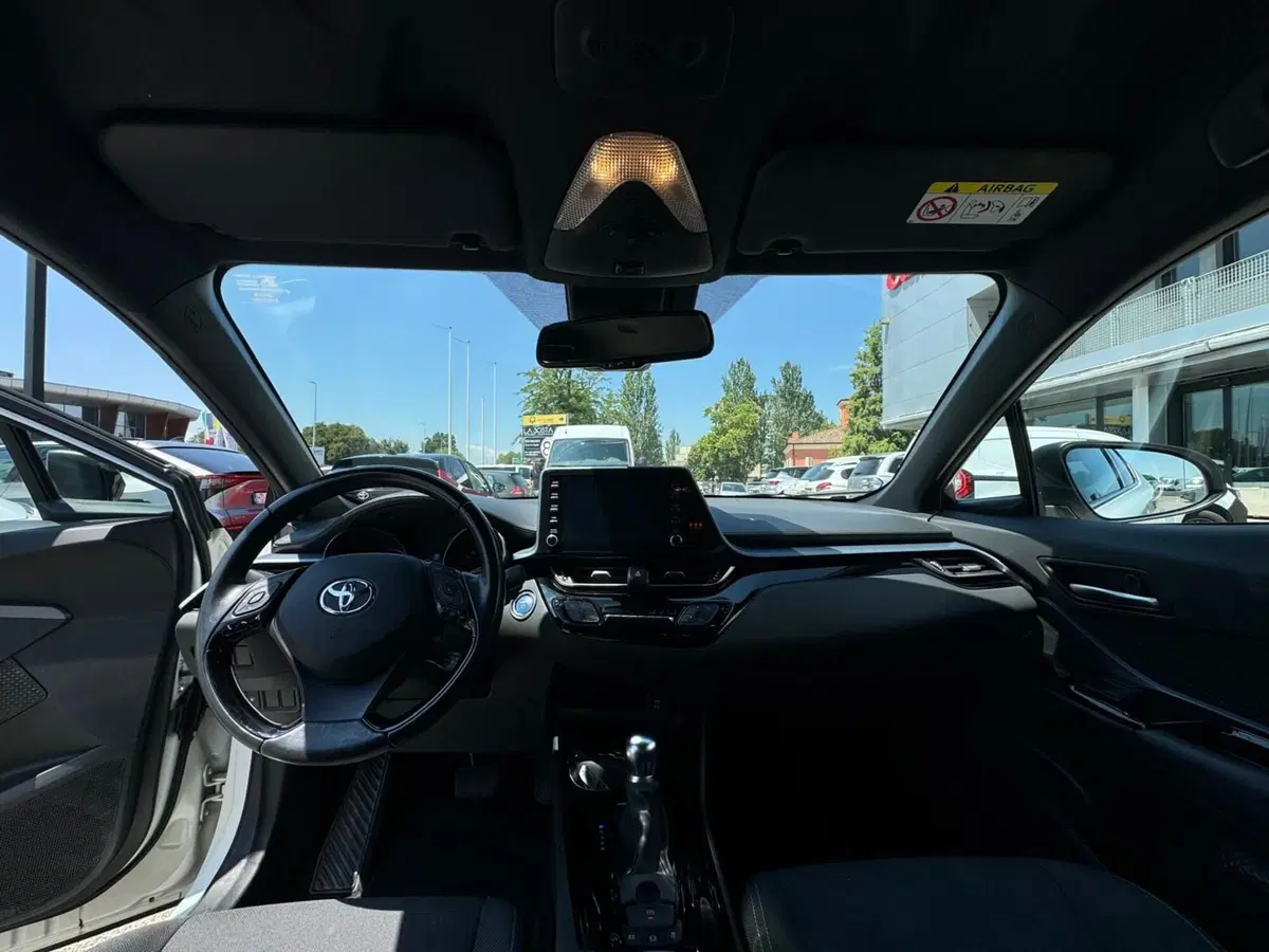 Toyota Toyota C-HR usata a Modena (17)