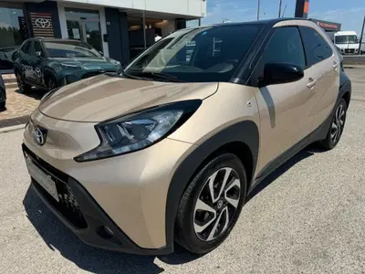 Toyota Aygo X 1.0 Trend Air 72cv s-cvt del 2024 usata a Modena