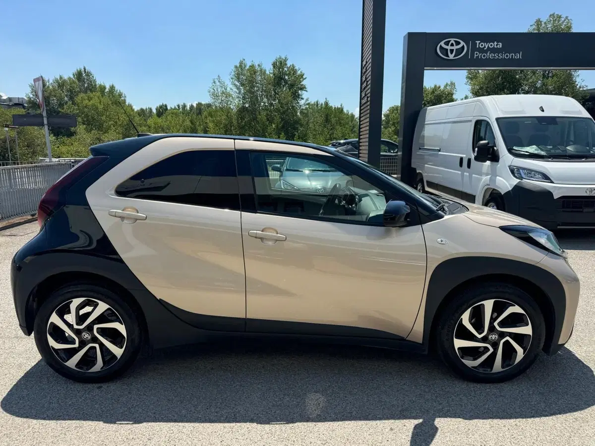 Toyota Aygo X usata a Modena (5)
