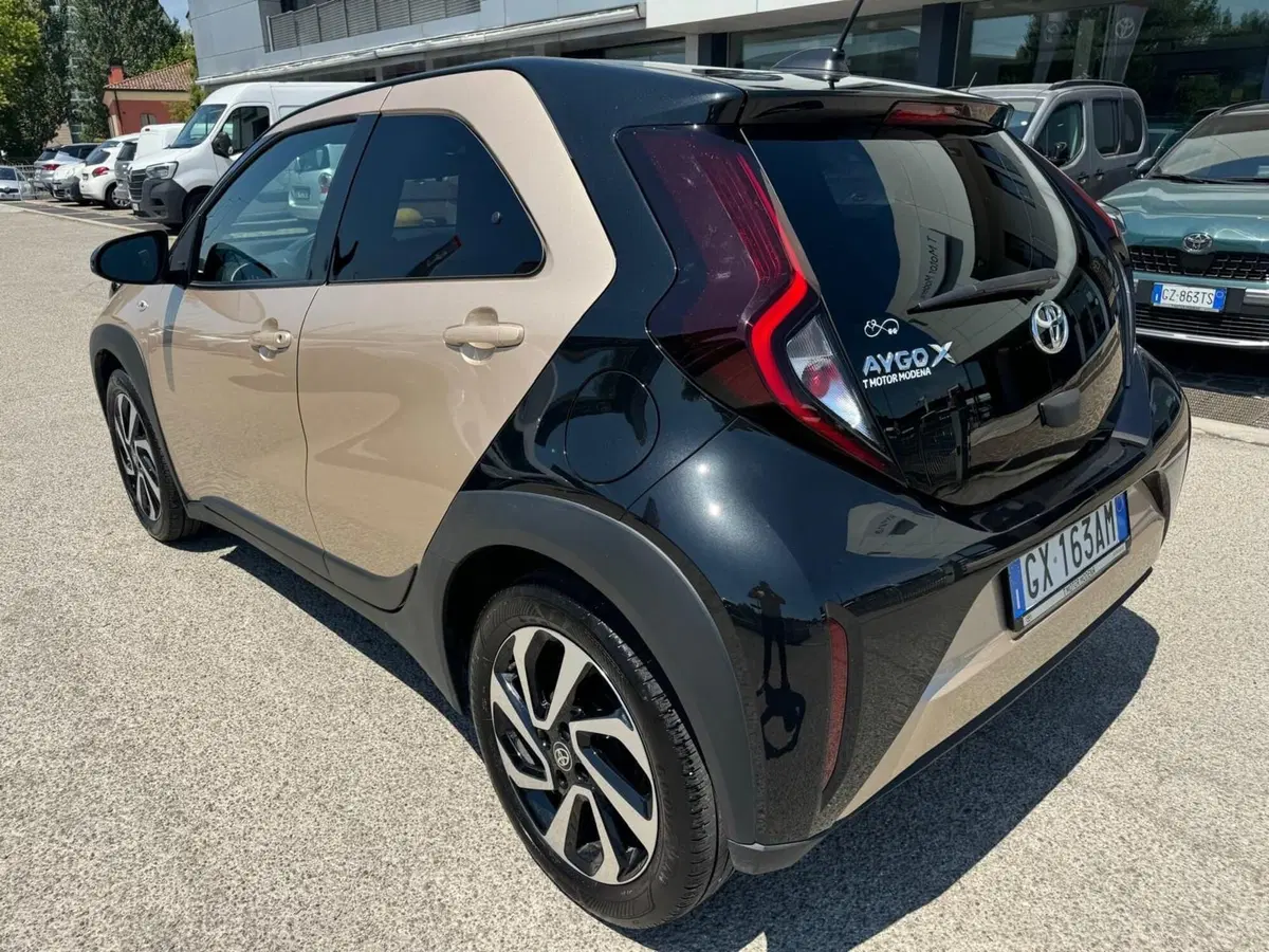 Toyota Aygo X usata a Modena (8)