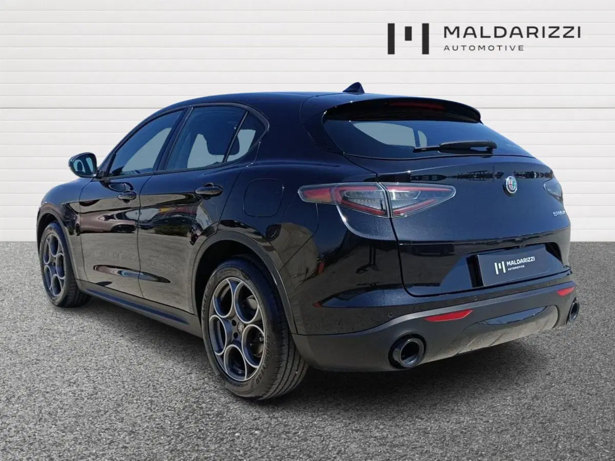 Alfa Romeo Stelvio usata a Foggia (4)