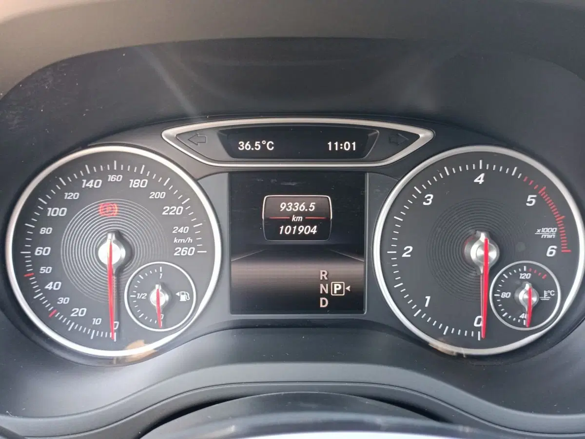 Mercedes-Benz Classe B usata a Bari (13)