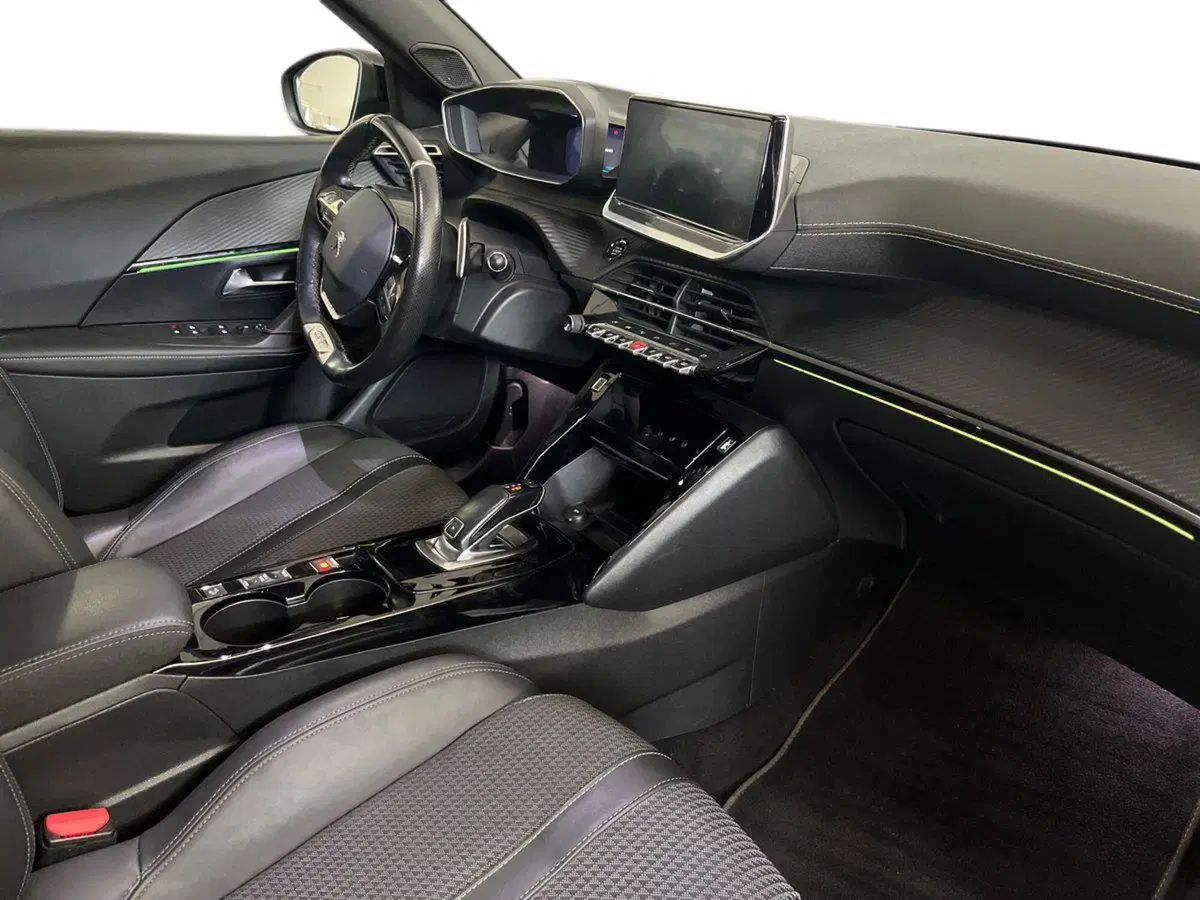 Peugeot 2008 usata a Bari (8)