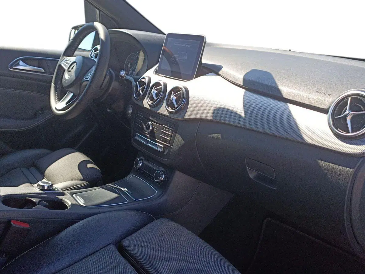 Mercedes-Benz Classe B usata a Bari (12)