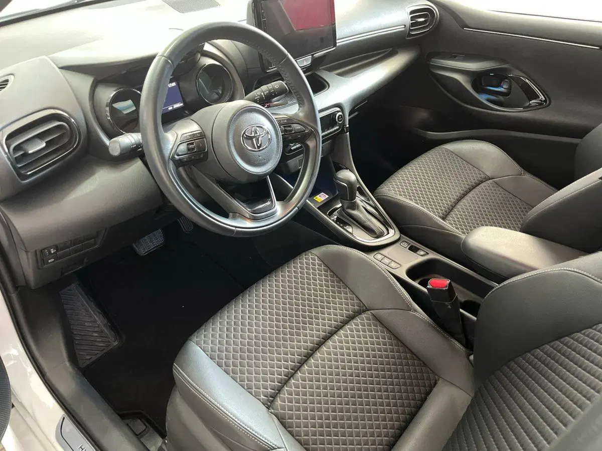 Toyota Yaris usata a Bari (5)