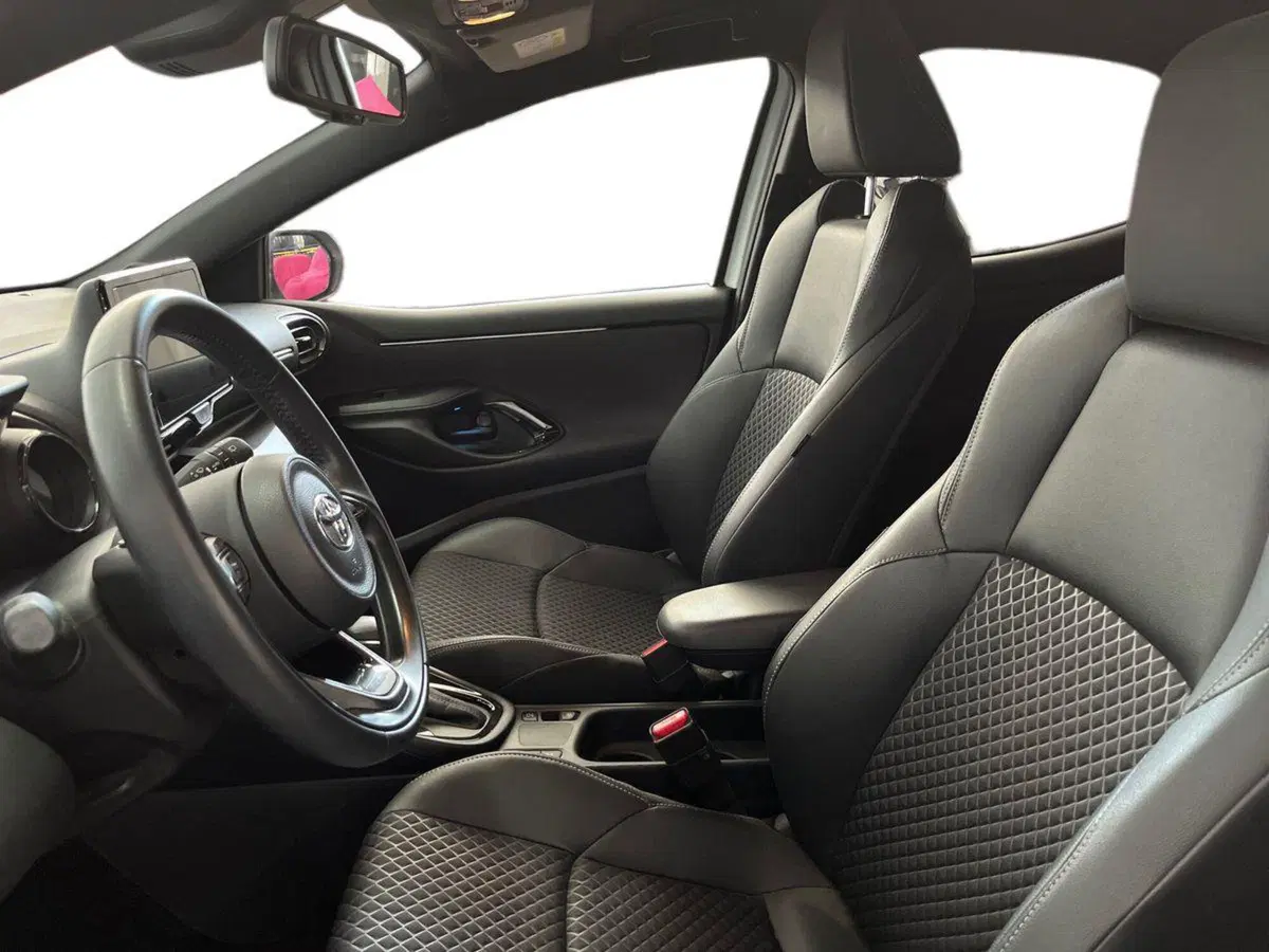 Toyota Yaris usata a Bari (4)