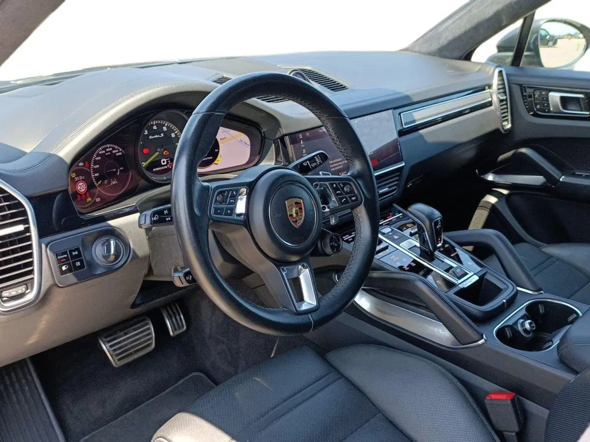 Porsche Cayenne Coupé usata a Bari (7)