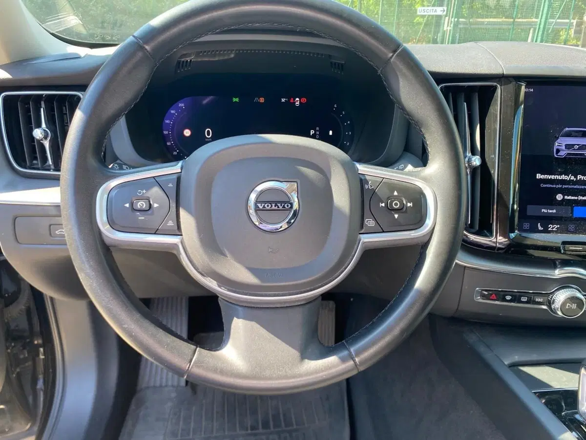 Volvo XC60 usata a Como (11)