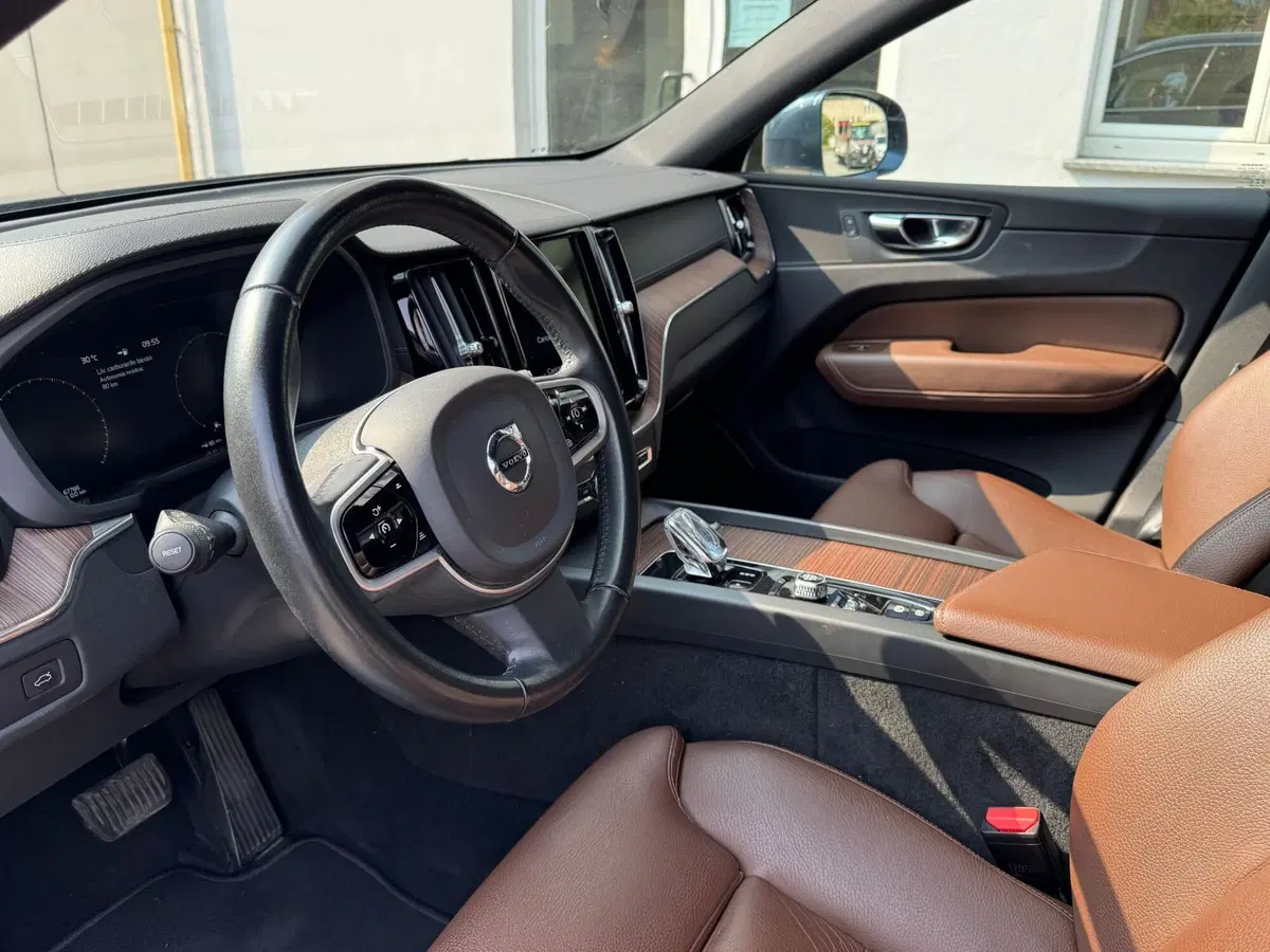 Volvo XC60 usata a Como (9)