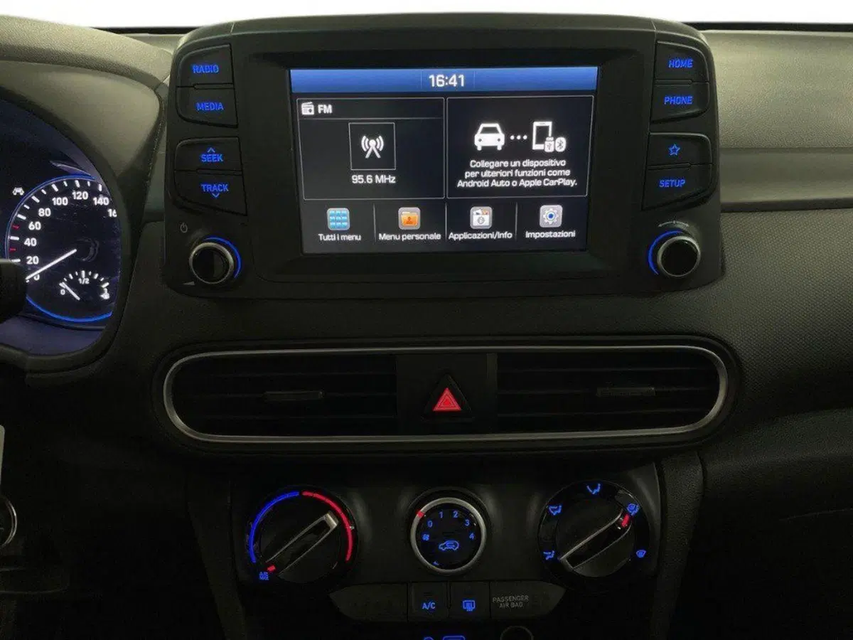 Hyundai Kona usata a Macerata (15)