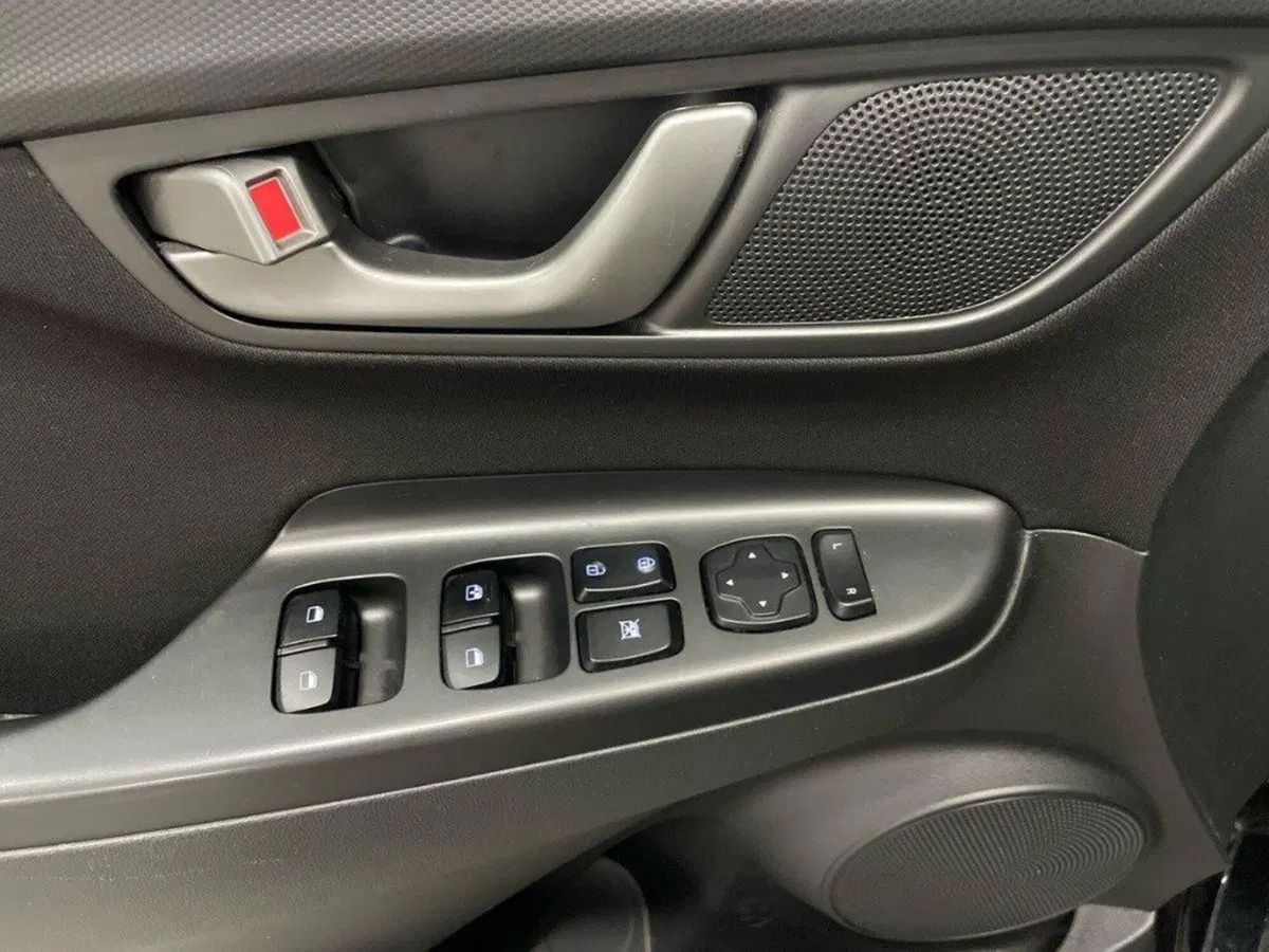 Hyundai Kona usata a Macerata (17)