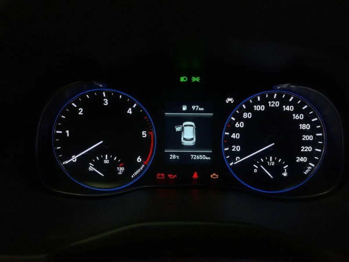 Hyundai Kona usata a Macerata (9)