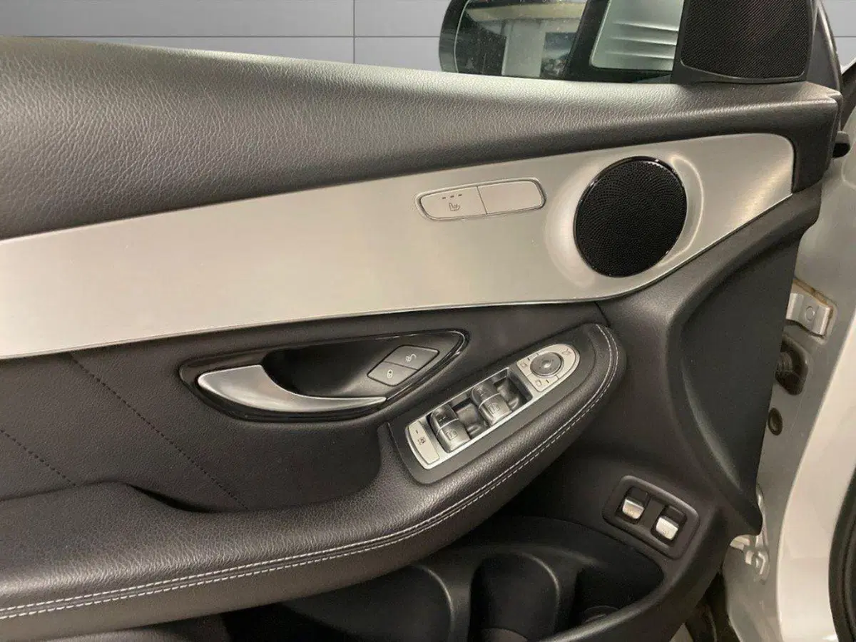 Mercedes-Benz GLC Coupé usata a Ancona (17)
