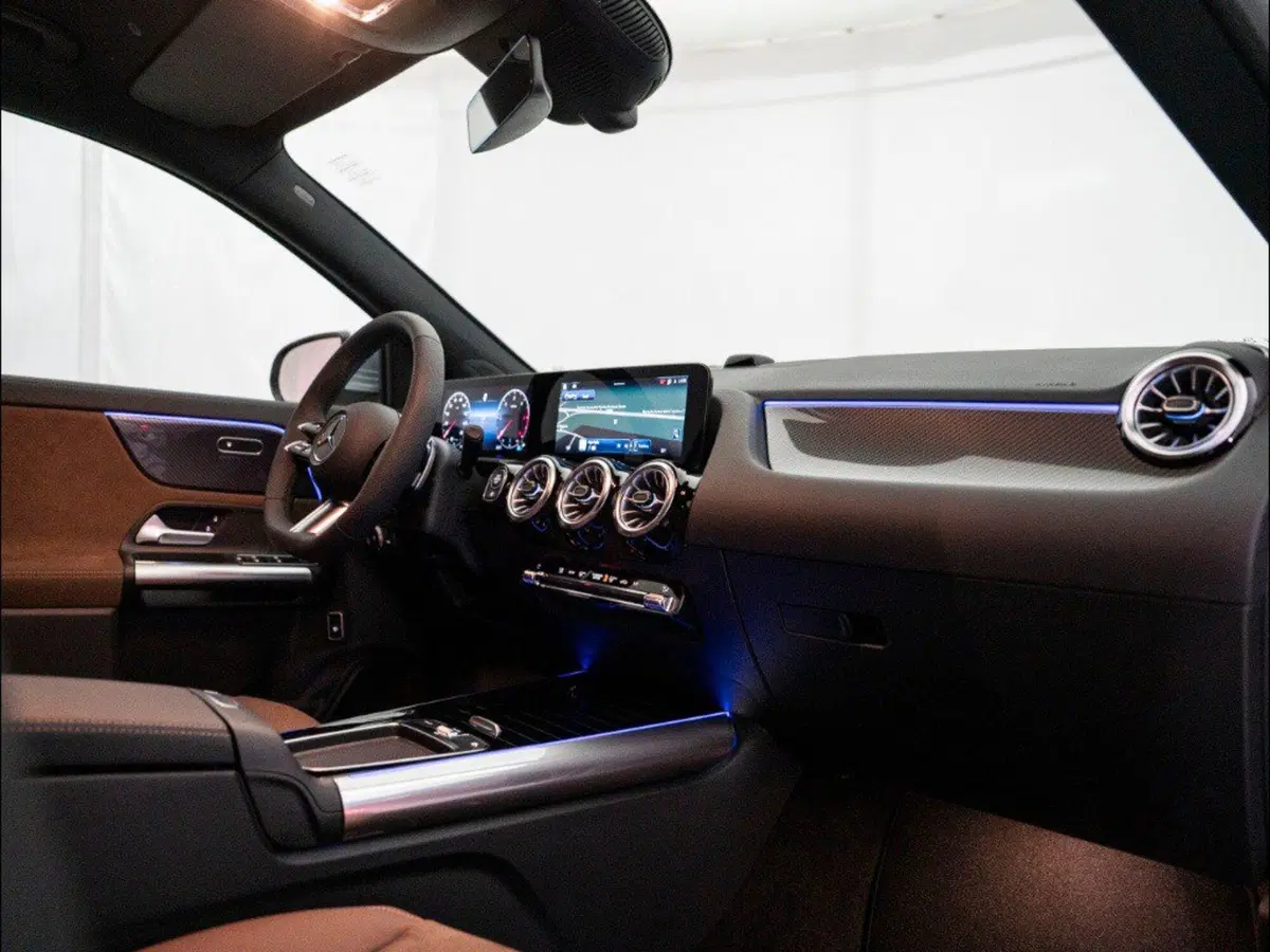Mercedes-Benz GLA SUV nuova a Macerata (11)