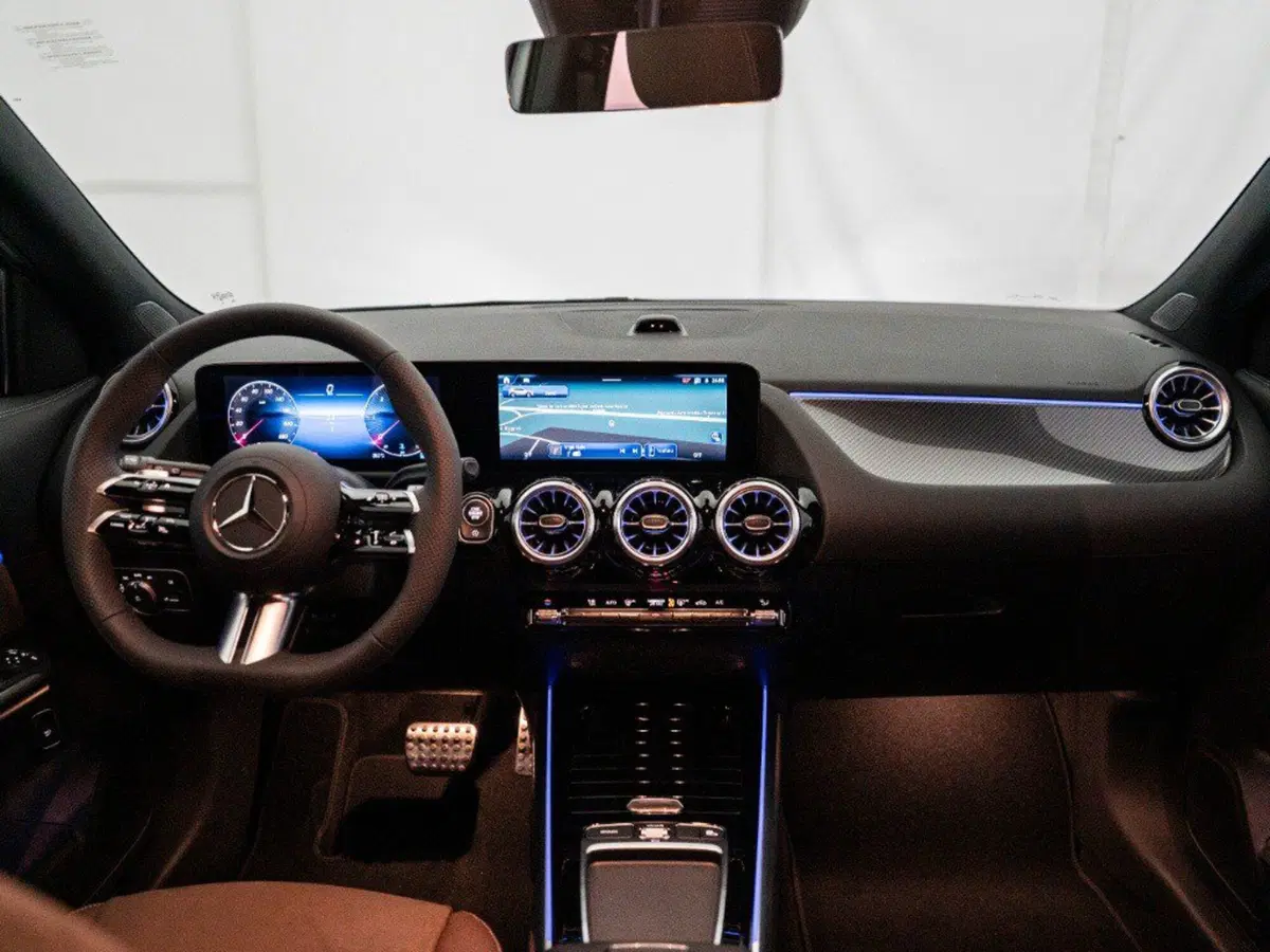 Mercedes-Benz GLA SUV nuova a Macerata (20)