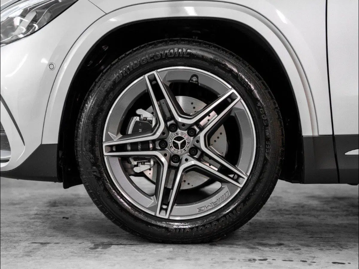 Mercedes-Benz GLA SUV nuova a Macerata (7)