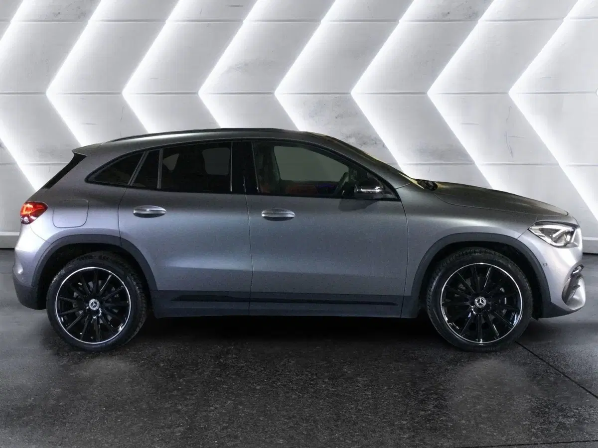Mercedes-Benz GLA SUV usata a Caserta (4)