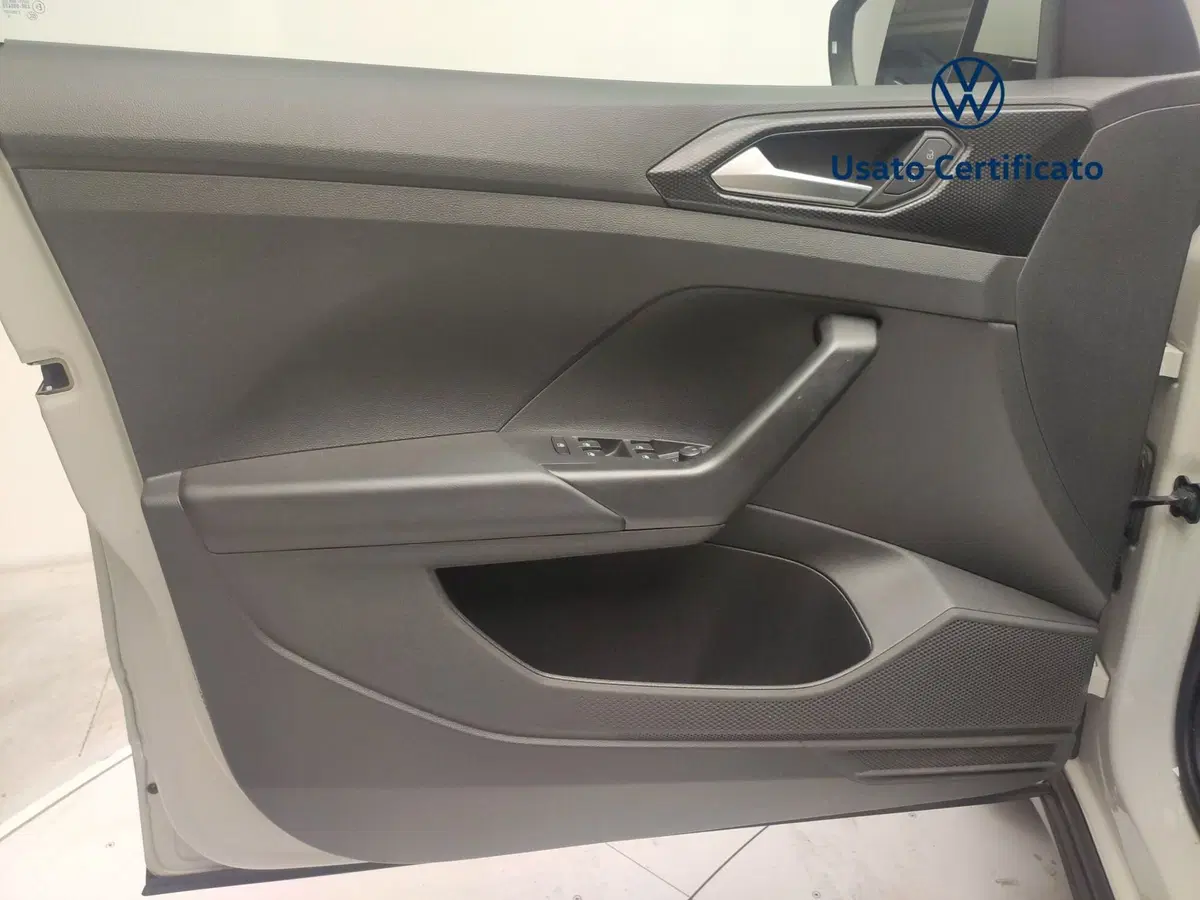 Volkswagen T-Cross usata a Avellino (13)