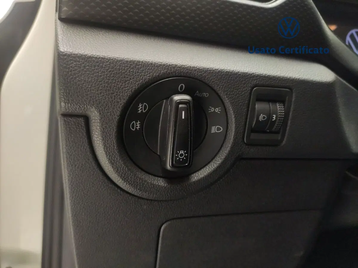 Volkswagen T-Cross usata a Avellino (16)