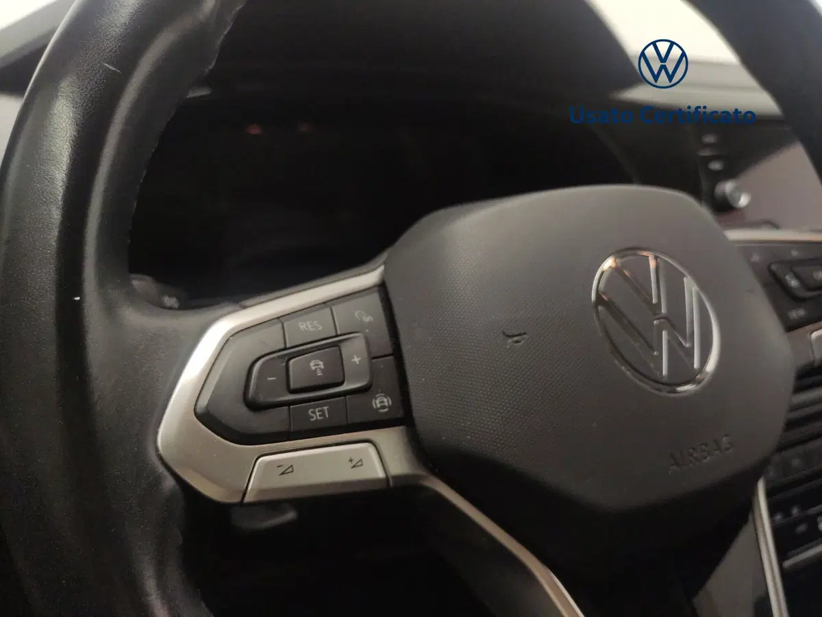 Volkswagen T-Cross usata a Avellino (18)