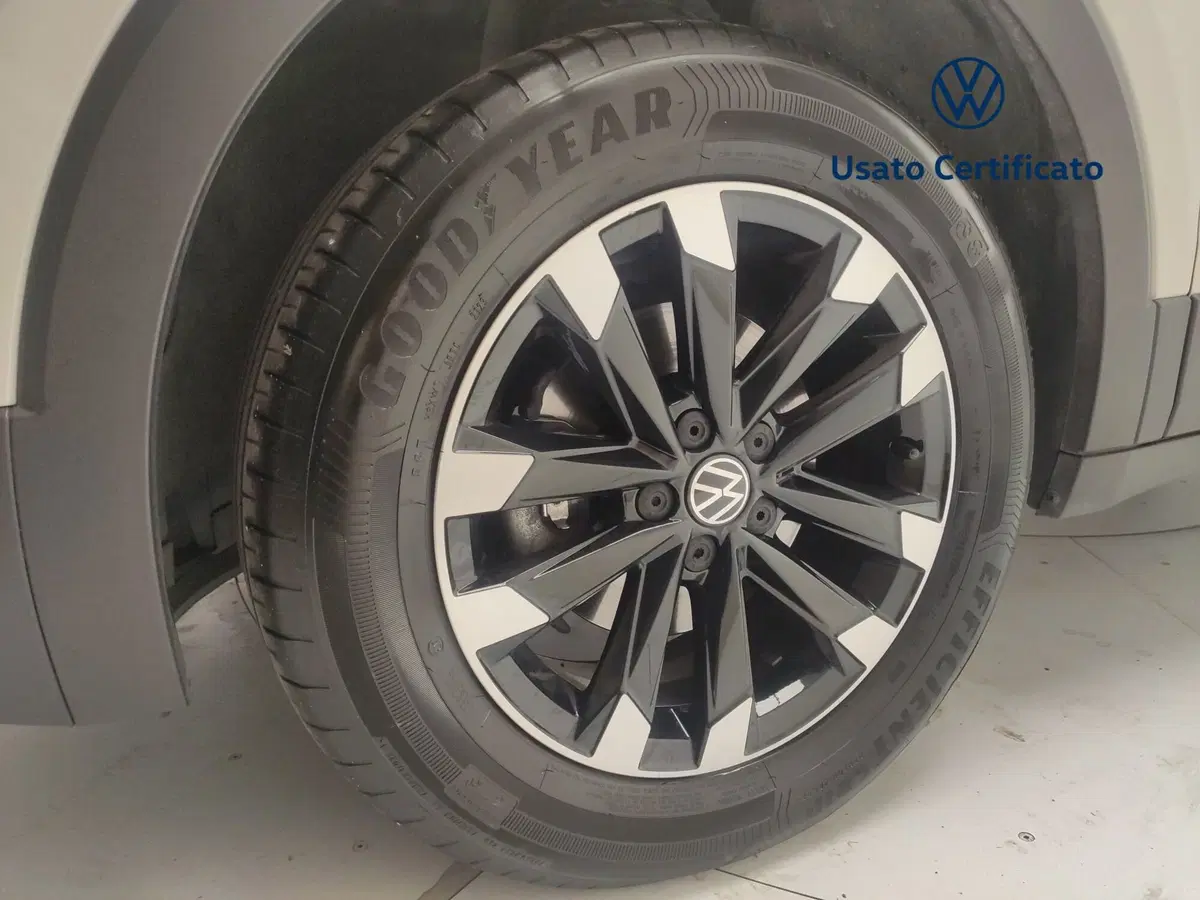 Volkswagen T-Cross usata a Avellino (9)