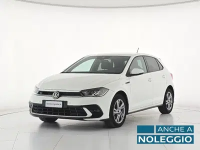 Volkswagen Polo 1.0 tsi R-Line 95cv del 2023 usata a Alba