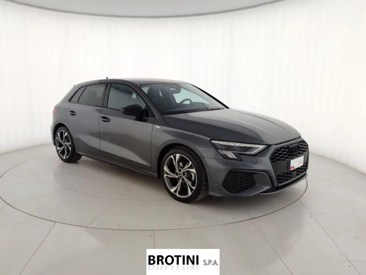 Audi A3 Sportback usata a Massa-Carrara (4)