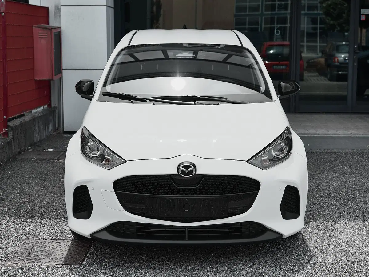 Mazda Mazda2 Hybrid nuova a Prato (3)