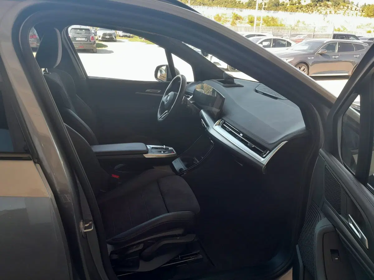 BMW Serie 2 Active Tourer usata a Asti (13)