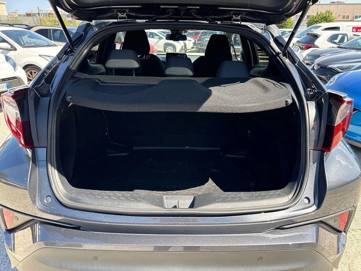 Toyota Toyota C-HR usata a Palermo (6)