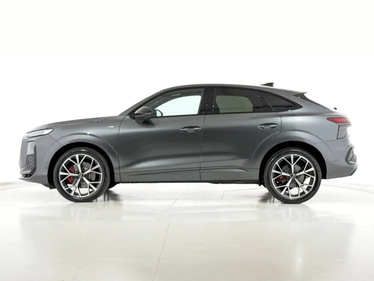 Audi Q3 Sportback nuova a Perugia (2)