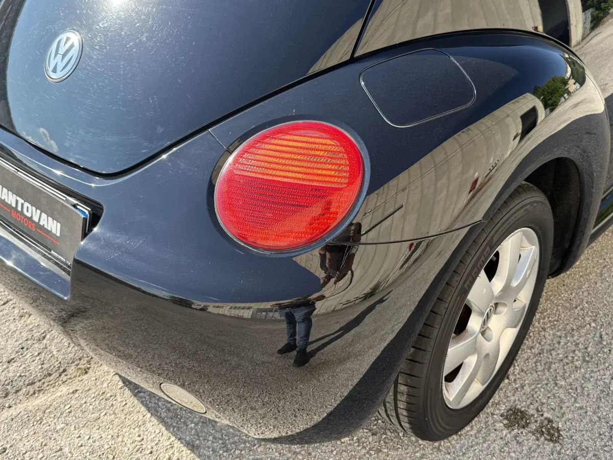 Volkswagen New Beetle Cabrio usata a Perugia (12)