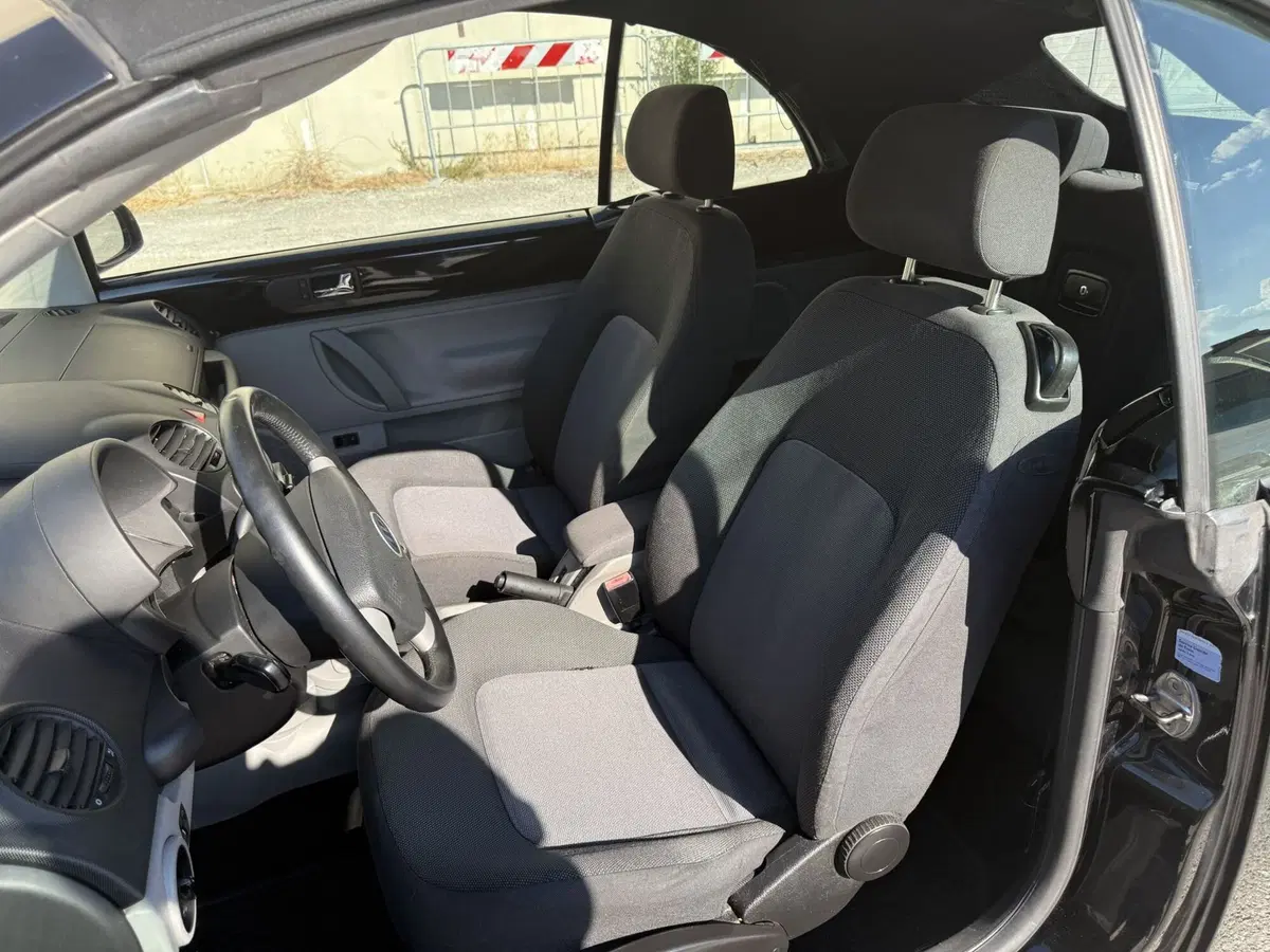 Volkswagen New Beetle Cabrio usata a Perugia (16)