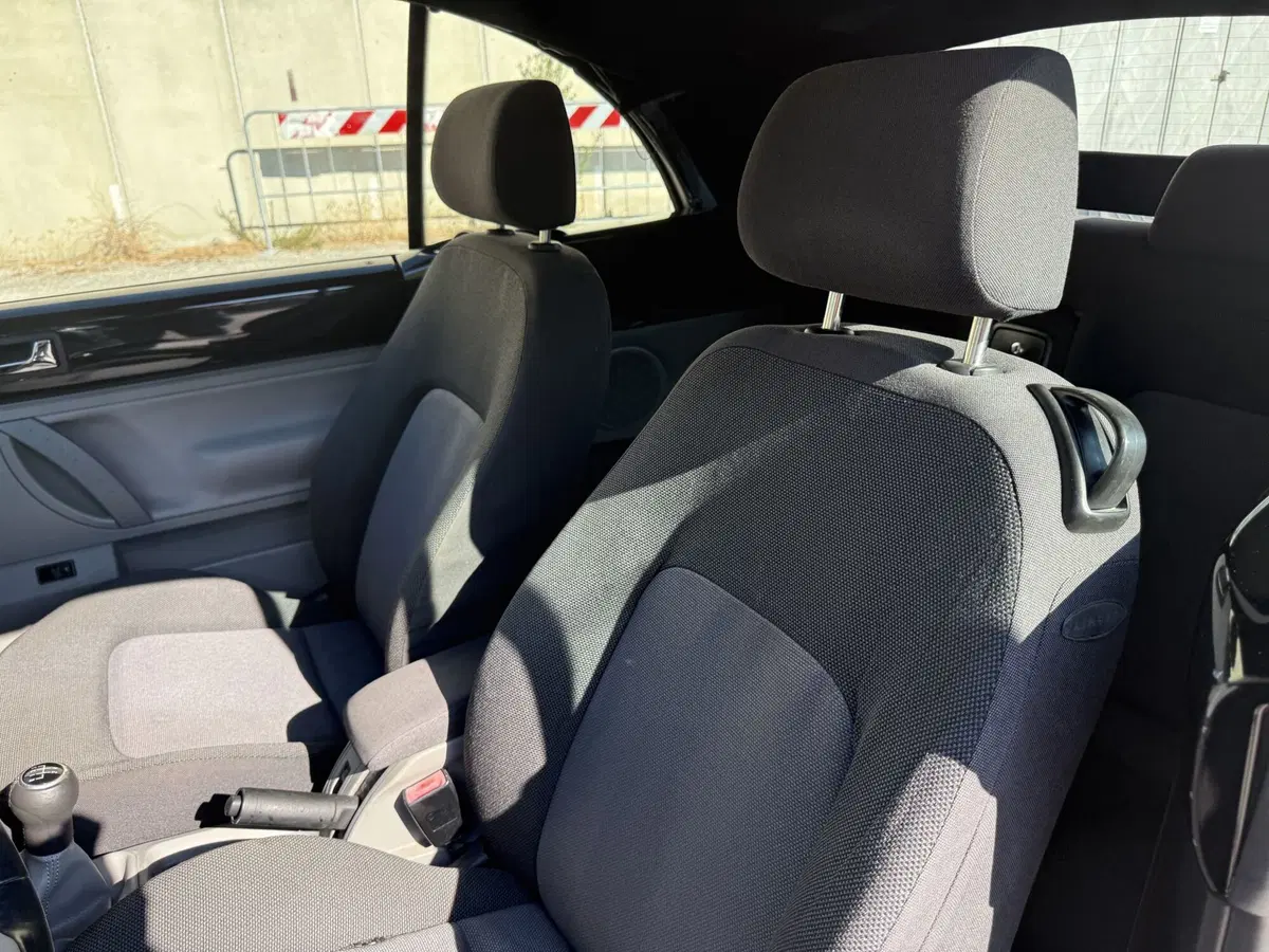 Volkswagen New Beetle Cabrio usata a Perugia (19)