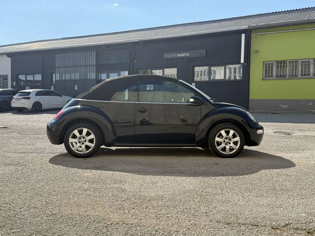 Volkswagen New Beetle Cabrio usata a Perugia (7)
