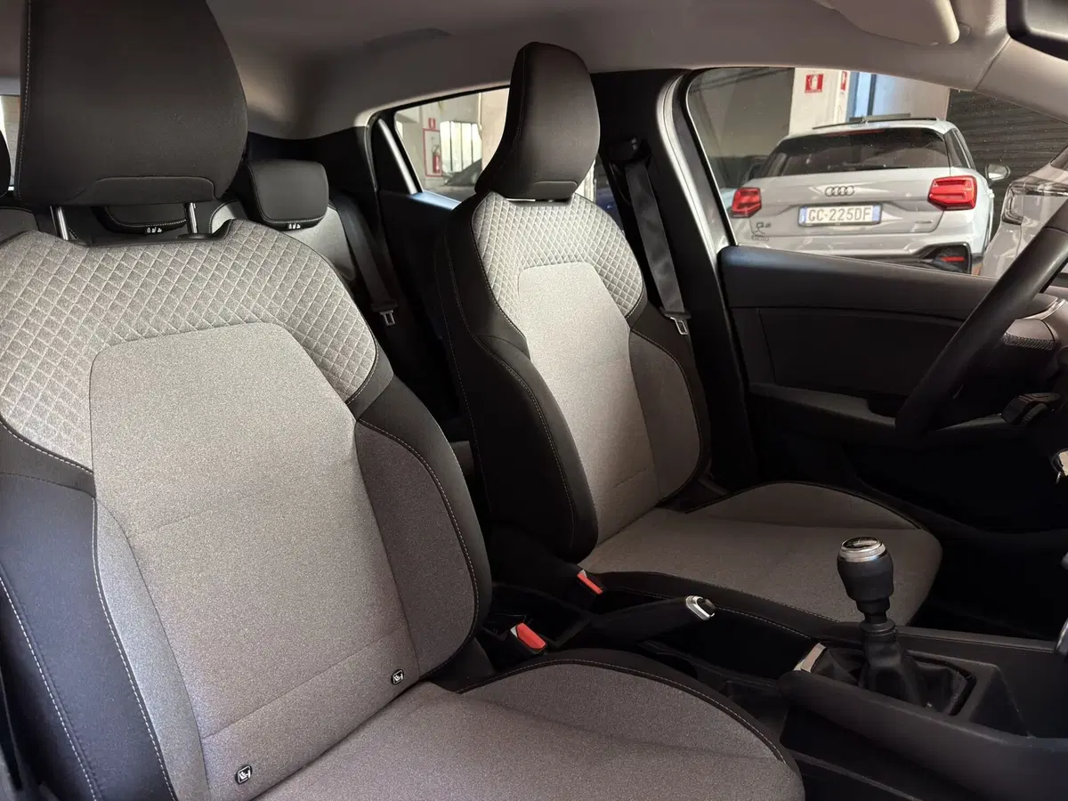 Renault Clio usata a Milano (17)
