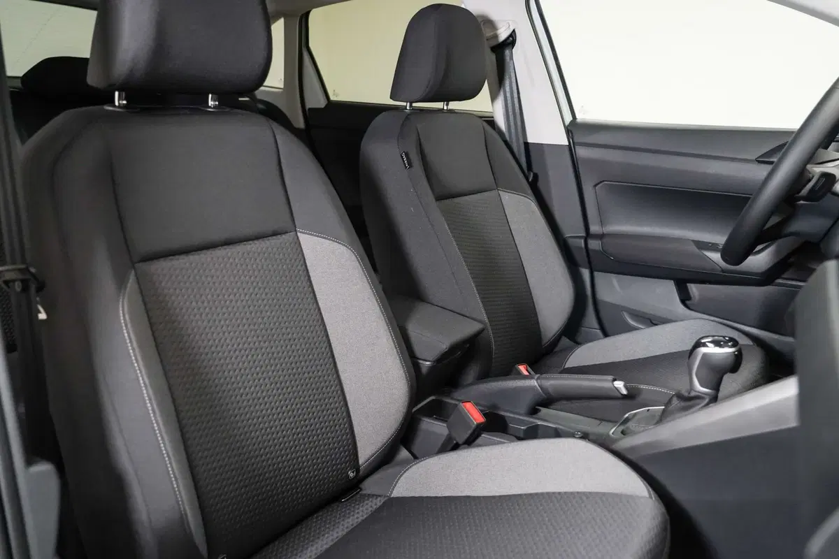Volkswagen Taigo nuova a Varese (13)