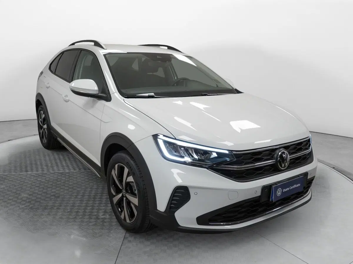 Volkswagen Taigo nuova a Varese (2)